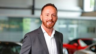 Adrian Blommer leitet seit Juni 2024 die Geschäfte des Porsche-Zentrums Schwäbisch Gmünd der Hahn-Gruppe. (Bild: Hahn-Gruppe)