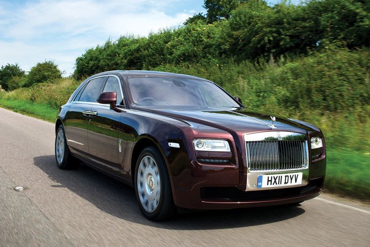 Platz 4 – Rolls-Royce Ghost: Wie sein exklusiver Konkurrent kam der ebenso exklusive Ghost auch auf 14 Neuzulassungen. Dabei ist er mit 250.000 Euro deutlich günstiger als der Bentley. (Foto: Hersteller)
