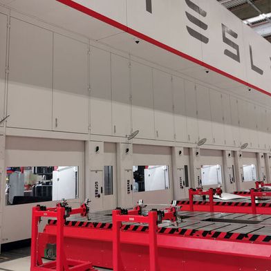 Tesla will im Werk Grünheide mit mehr Personal mehr Autos produzieren. (Bild: Otto)