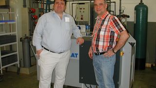 Der neue Ottomat wird bei Hertz Ätztechnik aufgestellt. Bild: Otto Dilg (Archiv: Vogel Business Media)