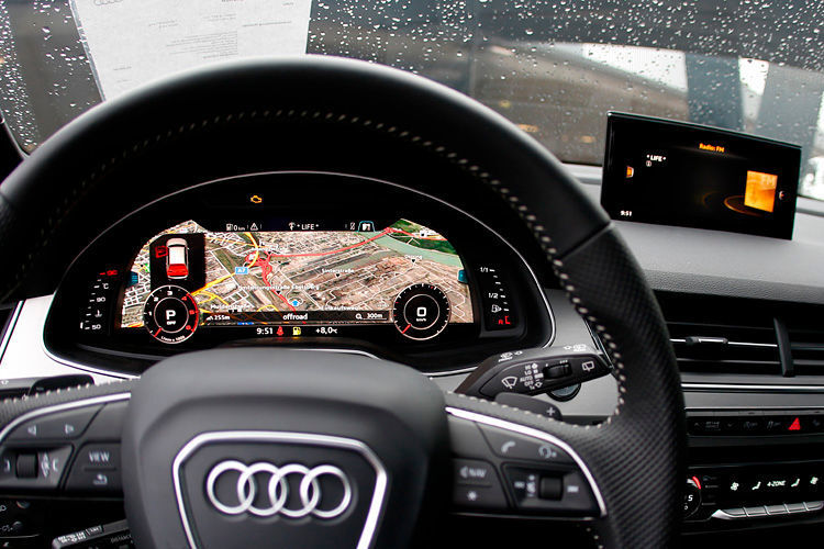 Digitalisierung im Fahrzeug: Das virtuelle Cockpit des Audi Q7. (Foto: Automobil Cluster)