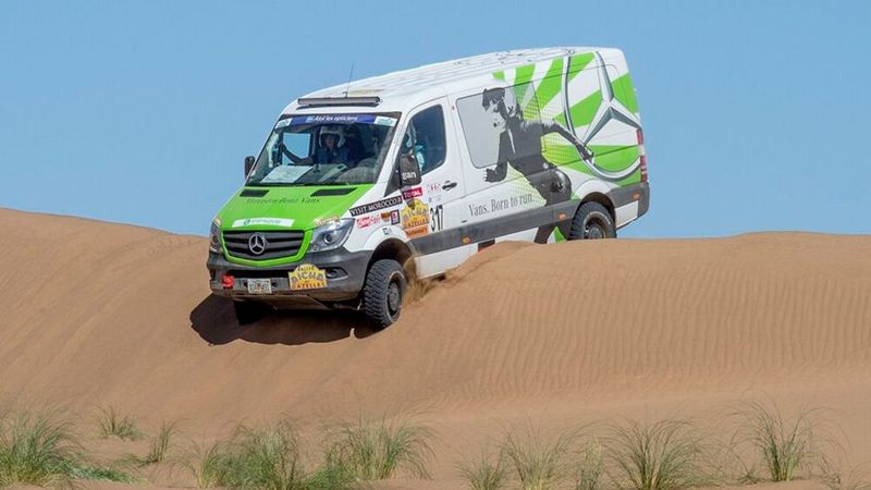 2015 unterstützte der Sprinter das Mercedes-Team der Rallye Aicha des Gazelles. (Bild: Mercedes-Benz)