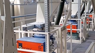 Siloanlage mit Verladegarnituren für die Verladung in geschlossene Lkw (Bild: Wam Group)