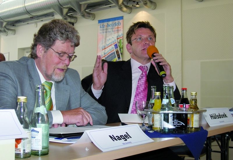 ZDK-Vizepräsident Wilhelm Hülsdonk und ZKF-Präsident Friedrich Nagel hatten einige Einwände und Anmerkungen. (Archiv: Vogel Business Media)
