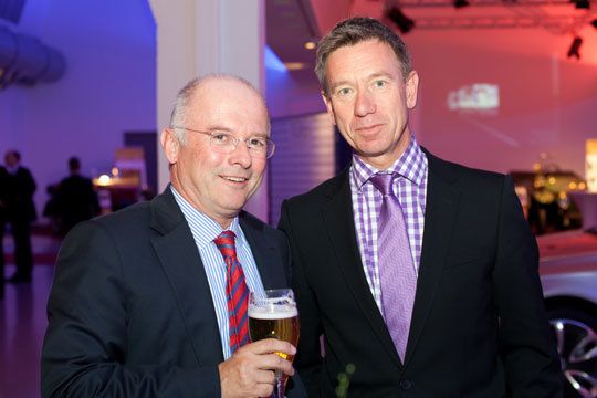 Jürgen Tauscher (Fahrzeugwerke Lueg) und Joachim Schlereth (Mercedes Benz Niederlassung Mainfranken) (VBM)