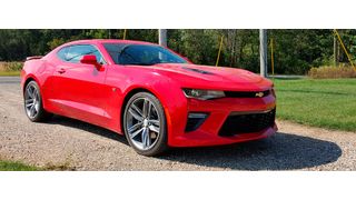 Chevrolet hat den neuen Camaro vorgestellt. Ab Frühjahr 2016 ist er auch in Deutschland zu haben. (Foto: Jens Meiners)