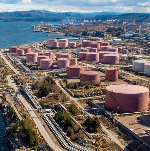 The Mongstad refinery, situated 70 km north of Bergen, is closely integrated with an oil-terminal connected to multiple oilfields in the North Sea. 
