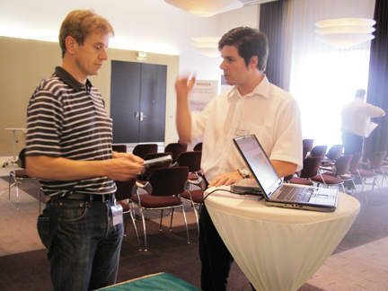 Am Kaspersky-Stand wurde geklärt, wie sich ein spezielles Sicherheitsproblem beim Kunden lösen lässt. (Archiv: Vogel Business Media)