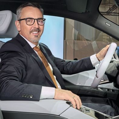 BMW's new Board Member for Development Joachim Post in the new iX3 model. (Image:BMW)