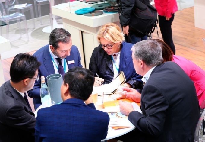 Die Deutsche Messe AG richtet über ihr Gemeinschaftsunternehmen Hannover Milano Fairs Shanghai Ltd. unter anderem die PTC Asia für die Antriebs- und Fluidtechnik aus. (PTC Asia)
