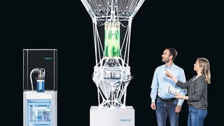 Mit dem Bioreaktor können Algen automatisch kultiviert und ihr Wachstum kontrolliert werden.  (Bild: Festo SE & Co. KG)