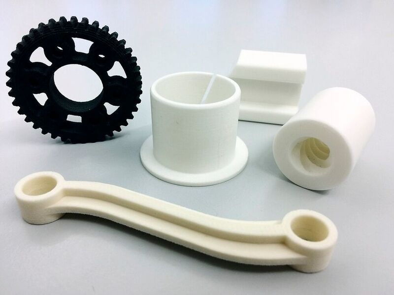 Dank 3D-Druck mit Tribo-Poly­meren lassen sich in­dividuelle Gleitlagerlösungen, Zahnräder und weitere komplexe Bauformen kostengünstig herstellen. (igus)