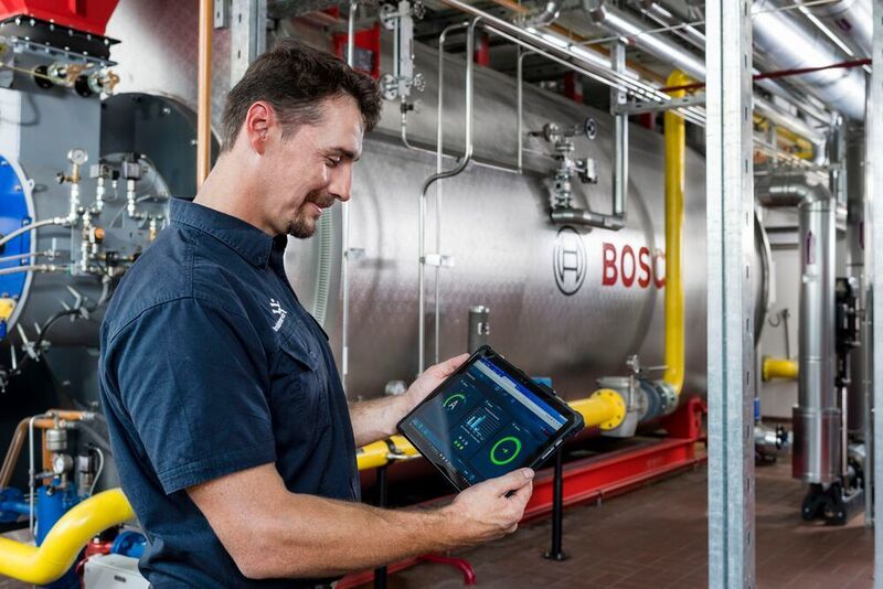 Das Kesselsystem der Privatmolkerei Bechtel mit knapp 30 Tonnen Dampfkapazität pro Stunde verfügt als eines der ersten weltweit über den digitalen Effizienzassistenten MEC Optimize.
 (Bosch Industriekessel)