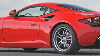 Sport- und Kleinserienfahrzeuge wie der Artega konnten in den letzten Jahren in Deutschland nicht wirklich überzeugen. Viele Marken mussten Insolvenz anmelden. (Artega)