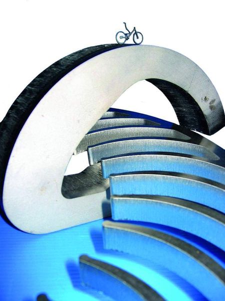 Oxidfreies Laserschneiden von 40 mm Edelstahl 1.4571.  Bild: PS Laser (Archiv: Vogel Business Media)