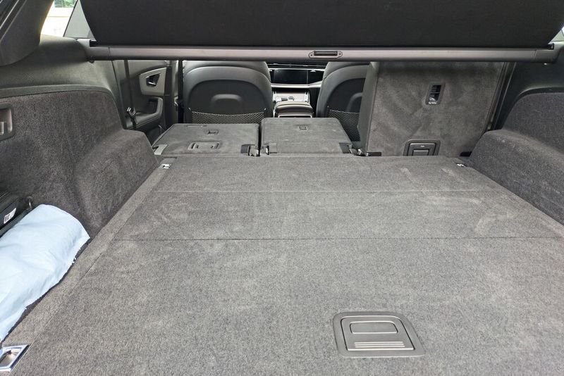 Der Kofferraum fasst 870 Liter – bei umgelegter zweiter Sitzreihe sind es 2.000 Liter. (Bild: Sven Prawitz/VCG)