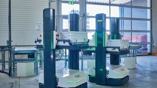 Die autonomen mobilen Roboter Open Shuttles werden die Produktion bei MSG just-in-time und just-in-sequence versorgen. (Bild: Knapp)