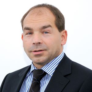 Armin Schlenk, Yaskawa: "Um CFK zu bearbeiten, bedarf es hochgenauer und stabiler Roboter. Diese haben wir zum großen Teil in unserem Standardprogramm." 