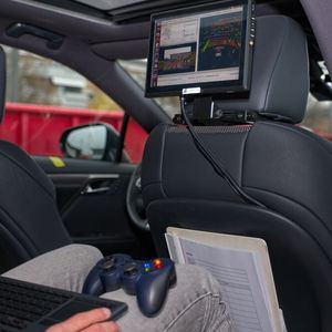 Der Sehtest soll eine regelmäßige Überprüfung der Sensorik in autonomen Fahrzeugen ermöglichen.
