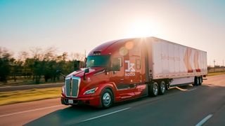 Kodiak Robotics hat gemeinsam mit dem Logistikdienstleister Maersk eine neue autonome Frachtroute aufgenommen. (Bild: Kodiak Robotics)