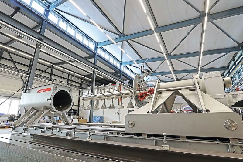 Die neu eingeweihte Produktionshalle am Hauptsitz in der Schweiz in der Nähe von Zürich ist mit modernster Fertigungstechnik ausgestattet. (Bild: Gericke)