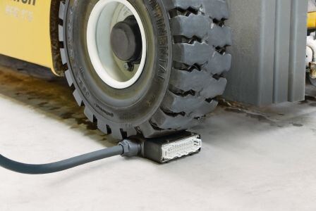 Bild 3: Robust genug für den „Heavy-Duty“-Einsatz - Kunststoff-Gehäuse bestehen aus besonders schlagzähen Kunststoffen, die auch extremen Einsatzbedingungen widerstehen. (Phoenix Contact)