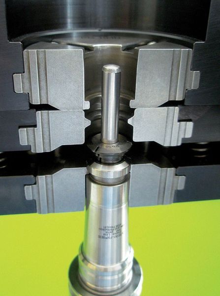 Bild 4: Ein Powrgrip-Werkzeughalter ist in den Adapter eingehängt und bereit zum Einspannen. Bild: Rego-Fix (Archiv: Vogel Business Media)