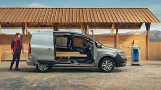 Gerade für Handwerker mit klar kalkulierbaren Routen eignen sich Elektro-Transporter. (Bild: Renault)