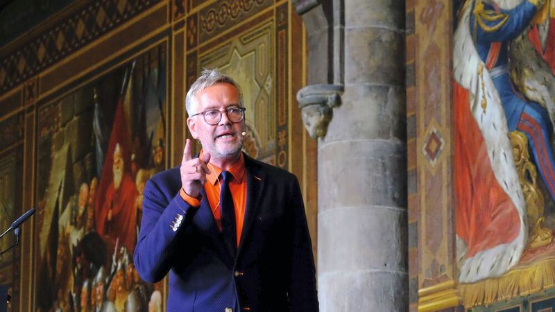 Prof. Ansgar Staudinger, Präsident und Veranstalter des Deutschen Verkehrsgerichtstags, forderte in seiner Eröffnungsrede, die Reform der Juristenausbildung voranzubringen. Die derzeitige Ausbildung der Juristen werde insbesondere den Anforderungen, die das Verkehrs- und Versicherungsrecht stellten, nicht gerecht. (Bild: Zietz – »kfz-betrieb«)