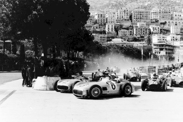 Teil der Sonderschau „The Golden Fifties of Formula 1“: Eine Formel 1 Mercedes-Benz W196R („Silberpfeil“) von 1954. (Mercedes-Benz)