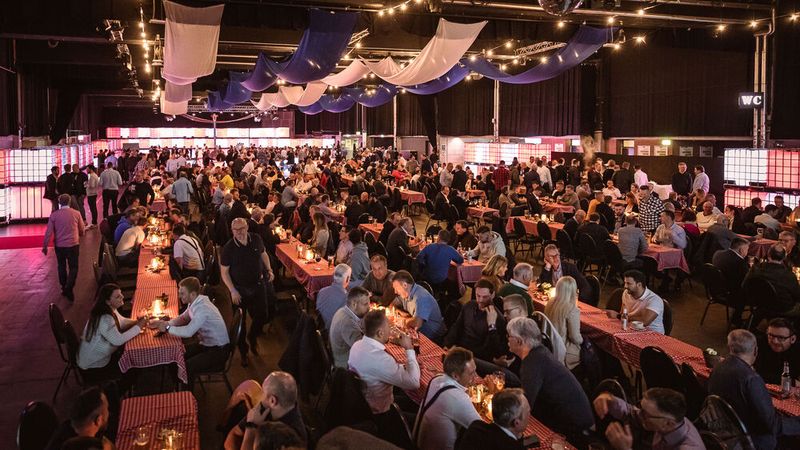 Die Teilnehmer der Abendveranstaltung hatten sichtlich Spaß. (Bild: Stefan Bausewein)