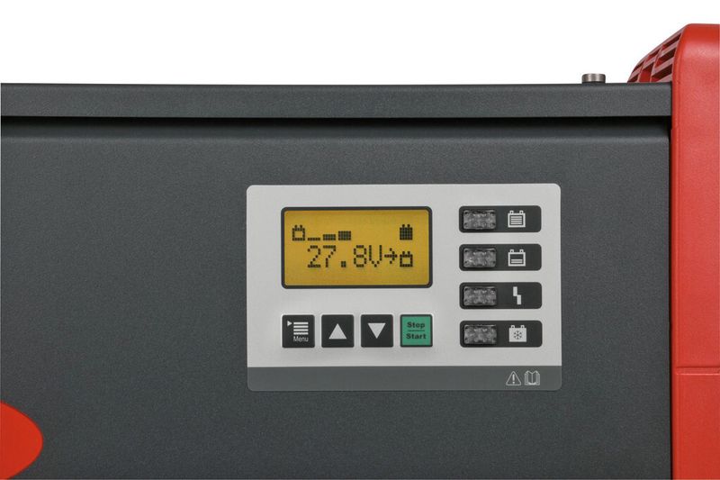 Auch an der Optik hat Fronius gearbeitet. Das Ladesystem signalisiert dem Anwender durch Farbe den Ladezustand der Batterie. (Bild: Fronius)