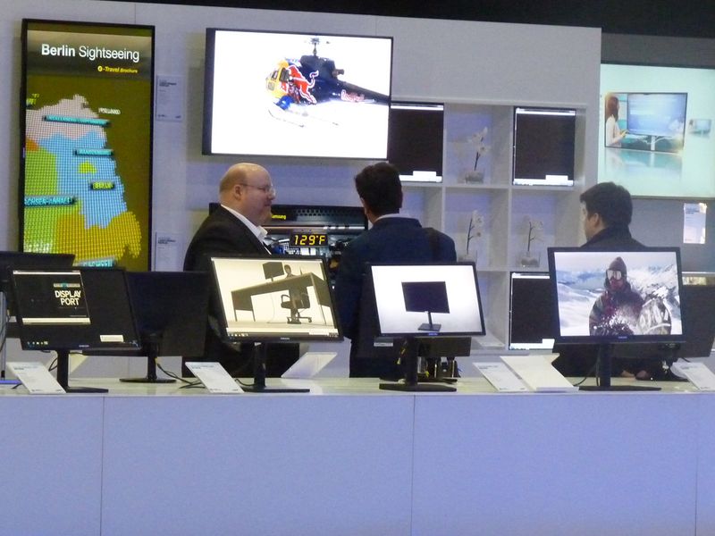 Natürlich ebenfalls feste Größen der Roadshow sind die Desktop- und Signage-Displays des Herstellers… (Bild: IT-BUSINESS)