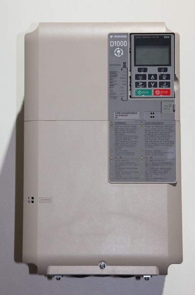 Der Frequenzumrichter V1000 von Yaskawa sorgt in Kombination mit dem IE4-Permanentmagnetmotor für höchste Effizienz. (Bild: Michel)