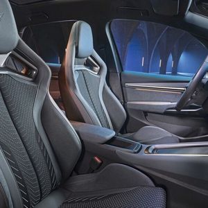 Einige neue Materialien enthalten anteilig Recyclingrohstoffe.(Bild:  Cupra Seat Deutschland)