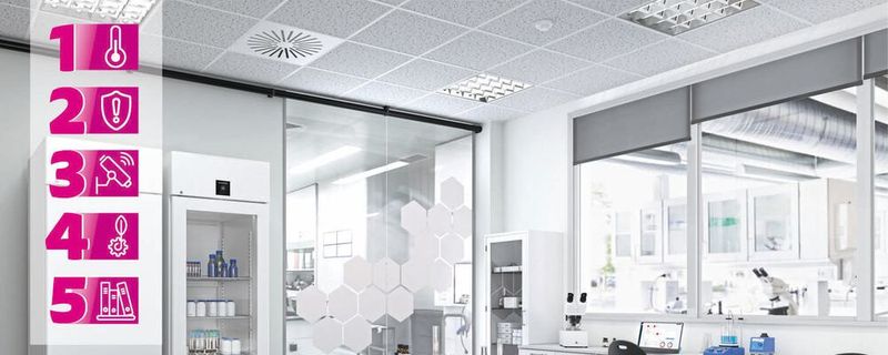 Abb.1: Kühlgeräte wirken von außen betrachtet wie ein unscheinbares Probenlager, müssen aber höchste Herausforderungen an die Technik und Probensicherheit erfüllen. Hier sind 5 wichtige Aspekte zusammengefasst, auf die Sie achten sollten.(Bild:  Liebherr)