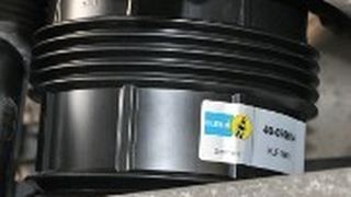 Immer häufiger bekommen Freie Werkstätten Autos mit Luftfeder auf die Bühne – Schulung tut Not! (Foto: Thyssen-Krupp Bilstein)