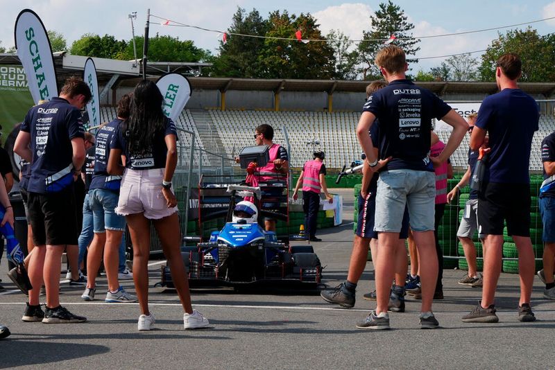 Zwischen den Disziplinen können die Teams sich auf den Teststrecken austoben.  (Bild: Sandro Kipar/VCG)