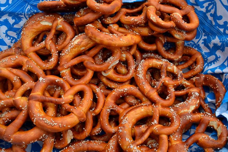 Dort gab es nicht nur leckere Brezeln, sondern auch … (Bild: Michel/»kfz-betrieb«)