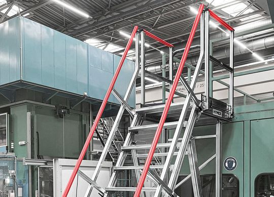 Das ist nur ein Beispiel für die vielfältigen Möglichkeiten, die der Hymer-Baukasten nebst Online-Konfigurator in Sachen sichere, stabile Steigsysteme bietet. Wer will, der kann sich seine Wunschtreppe auch selber zusammenstellen. Es könne nichts schiefgehen. Hier mehr dazu ... Das ist nur ein Beispiel für die vielfältigen Möglichkeiten, die der Hymer-Baukasten nebst Online-Konfigurator in Sachen sichere, stabile Steigsysteme bietet. Wer will, der kann sich seine Wunschtreppe auch selber zusammenstellen. Es könne nichts schiefgehen. Hier mehr dazu ...