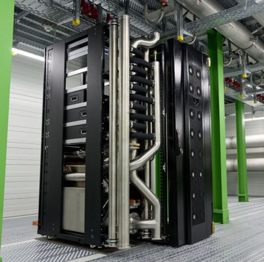 Rittal has developed a direct liquid cooling system that uses water to absorb heat directly at the chips.(Image:  Rittal)
