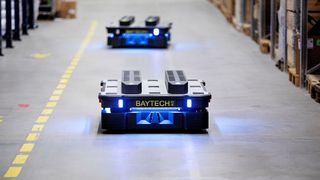 Roboter können sich auch für den Mittelstand lohnen, zum Beispiel in der Intralogistik. (Mobile Industrial Robots)