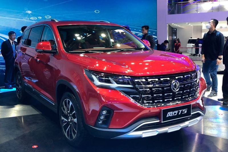 Dongfeng stellte außerdem den T5 aus.  (Stefan Grundhoff)