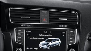 Der Informationsaustausch zwischen dem Fahrzeug und seiner Umwelt wächst stetig. Um den Ansprüchen der Kunden gerecht zu werden, hat VW die Volkswagen Infotainment GmbH in Wolfsburg gegründet. (Foto: VW)