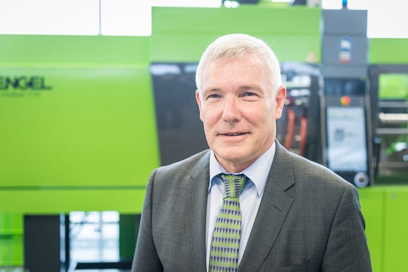 „Was wir hier die zwei Tage erlebten, ist als regelrechte Aufbruchstimmung zu bezeichnen, vergleichbar mit dem Aufkommen der Thermoplaste“, schwärmt Heinz Rasinger, Leiter des Geschäftsbereichs Teletronics von Engel Austria. (Bild: Engel)