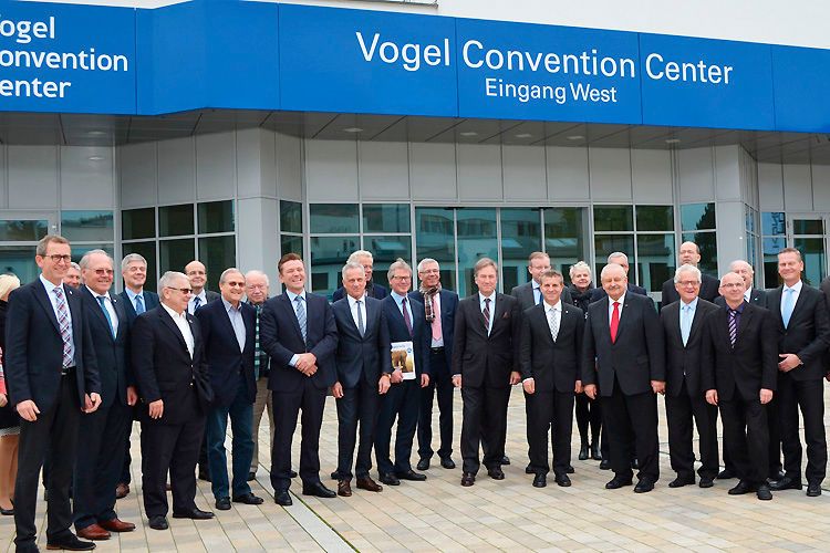 Führungsspitze: Die Vorstandsmitglieder des ZDK tagten bei Vogel Business Media in Würzburg.  (Foto: Grimm)