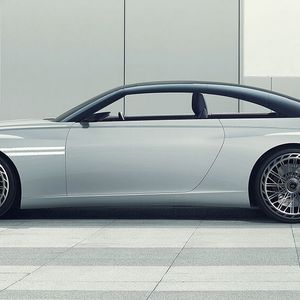 Das faltbare Hardtop-Dach verfügt im vorderen Bereich über Glas-Panels. (Bild:  Genesis)