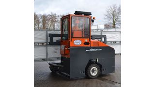 Kommt unter anderem im Sonderfensterbau zum Einsatz: der Elektro-Vierwegestapler C4000E. (Bild: Combilift)