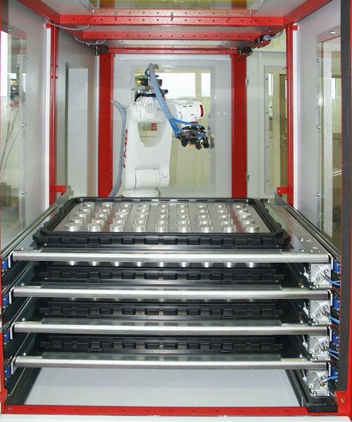 Die Automationszelle nimmt bis zu fünf Paletten mit Abmessungen von 600 mm × 400 mm auf. Bild: FMB (Archiv: Vogel Business Media)