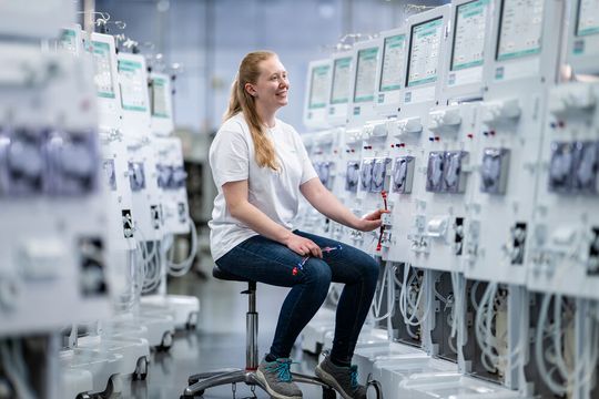 B. Braun beschäftigte zum Jahresende 2025 in 64 Ländern 66.821 Personen aus 143 Nationen. Damit wurden rund 1.000 Stellen zusätzlich geschaffen, v. a. in Forschung und Entwicklung sowie im Vertrieb. (Bild:  Marco Moog/B.Braun)